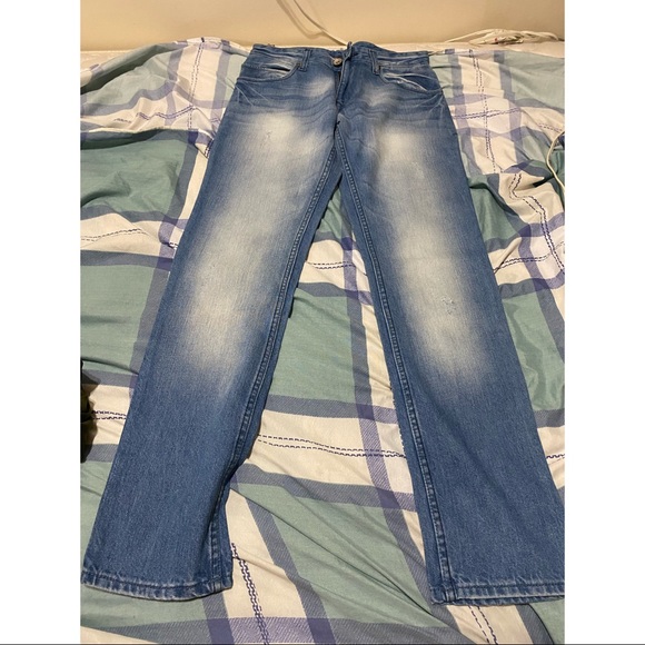2 pairs of denim jeans size 32. They are all new - Picture 2 of 4